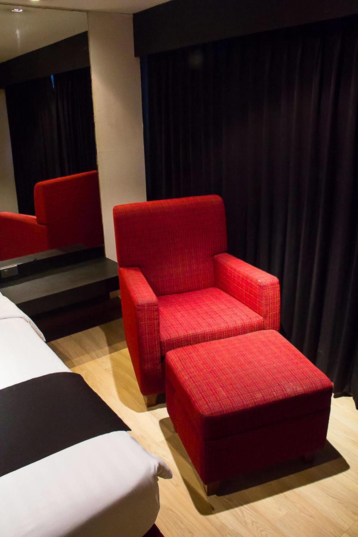Grand Inn Hotel Bangkok Extérieur photo